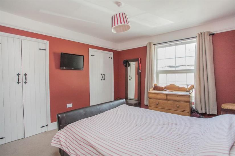 red bedroom.jpg